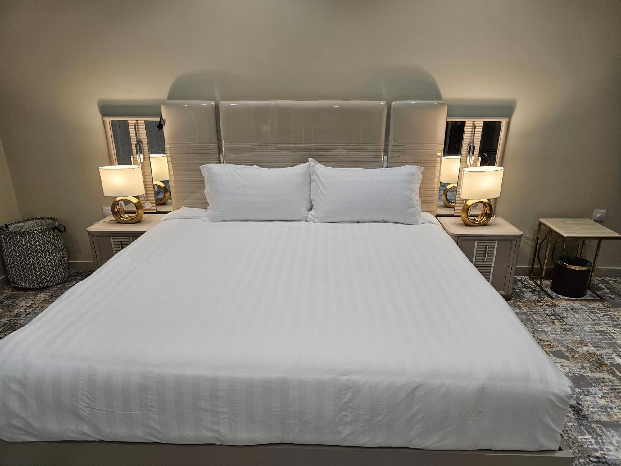 الشقق الفاخرة Modern Apartments Of 3 Bedrooms 5 Minutes To Haram Medina Exterior photo